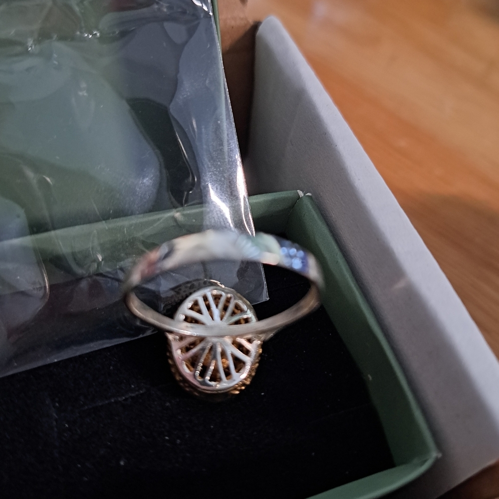 Ring - Picture 3 of 4